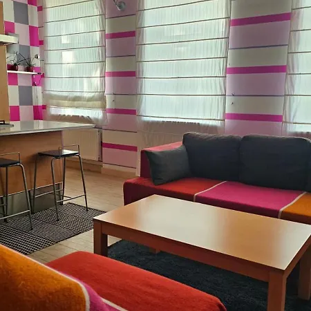 Fuksija House *